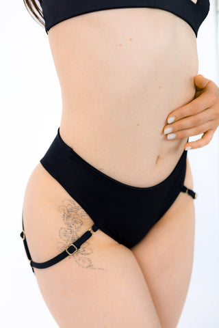 Indya Pole Dance Black Garter Shorts